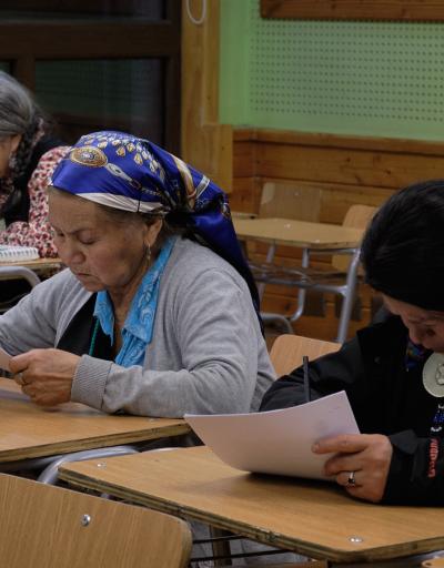 Educadores tradicionales mapuche en el encuentro en Chile