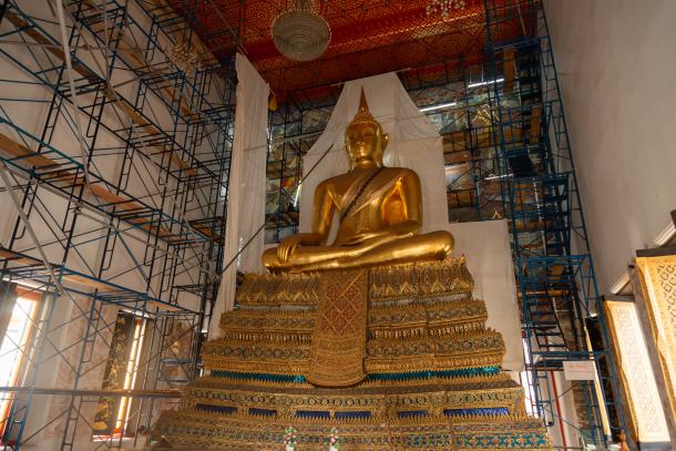 Buddha statue inside the vihara