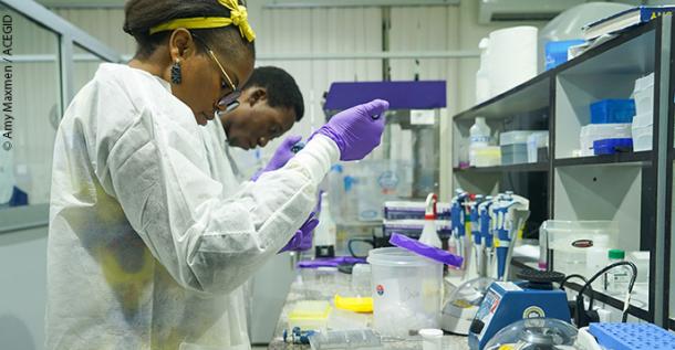 الكشف عن فيروس لاسا في عيّنات دم بواسطة كريسبر ٍCRISPR، وهي أداة لتحوير الحمض النّووي الجيني (الجينوم)، في نيجيريا. ومثل هذه الأدوات من شأنها إثراء البحث في مجال علوم الأعصاب في إفريقيا.