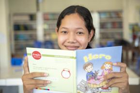 Programa de lectura premiado por la UNESCO ayuda a que las niñas camboyanas sigan estudiando
