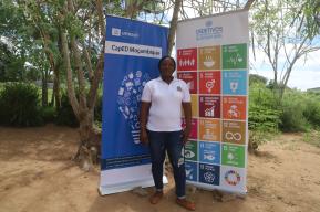 Cómo ayuda la UNESCO a los jóvenes y adultos a retomar la enseñanza primaria en Mozambique
