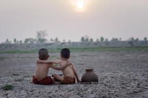 Un nuevo estudio de la UNESCO destaca la repercusión del cambio climático en el derecho a la educación en la región de Asia y el Pacífico 