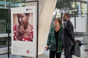 “Una cicatriz en la historia”: La UNESCO inaugura una exposición fotográfica sobre el genocidio contra los tutsis en Rwanda