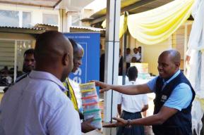 L’UNESCO offre des kits de micro-sciences aux écoles associées de Lubumbashi 