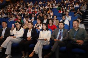 Le rôle de l'UNESCO mis en avant lors du sommet sur le changement climatique avec de jeunes scientifiques à Turkestan.