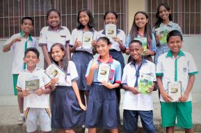 « Un livre, un élève » pour l'enseignement des sciences au Timor-Leste