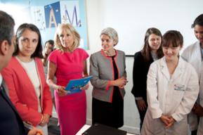 جيل بيدين، السيدة الأميركية الثانية، تطلق مبادرة لتعليم الفتيات في مقر اليونسكو