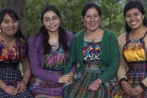 Quatre jeunes femmes font de l’éducation une réalité pour les filles et les femmes autochtones du Guatemala