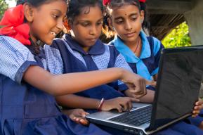 Prix UNESCO pour l'utilisation des TIC dans l'éducation: l’appel à candidatures est ouvert pour des projets assurant les systèmes éducatifs inclusifs et résistants aux crises