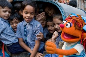 Les mobiles et les Muppets apportent l'éducation aux enfants de régions éloignées de l'Inde