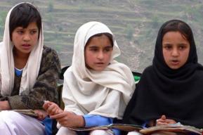El programa sobre el derecho a la educación iniciado en Pakistán se propone escolarizar a 50.000 niñas más en zonas remotas del país