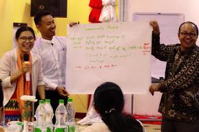 Las OSC locales abogan por una política sostenible de medios comunitarios en Myanmar