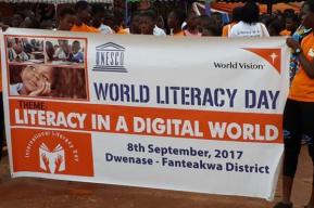 L’UNESCO et World Vision unissent leurs efforts en faveur de l’alphabétisation au Ghana à l’occasion de la Journée internationale de l’alphabétisation